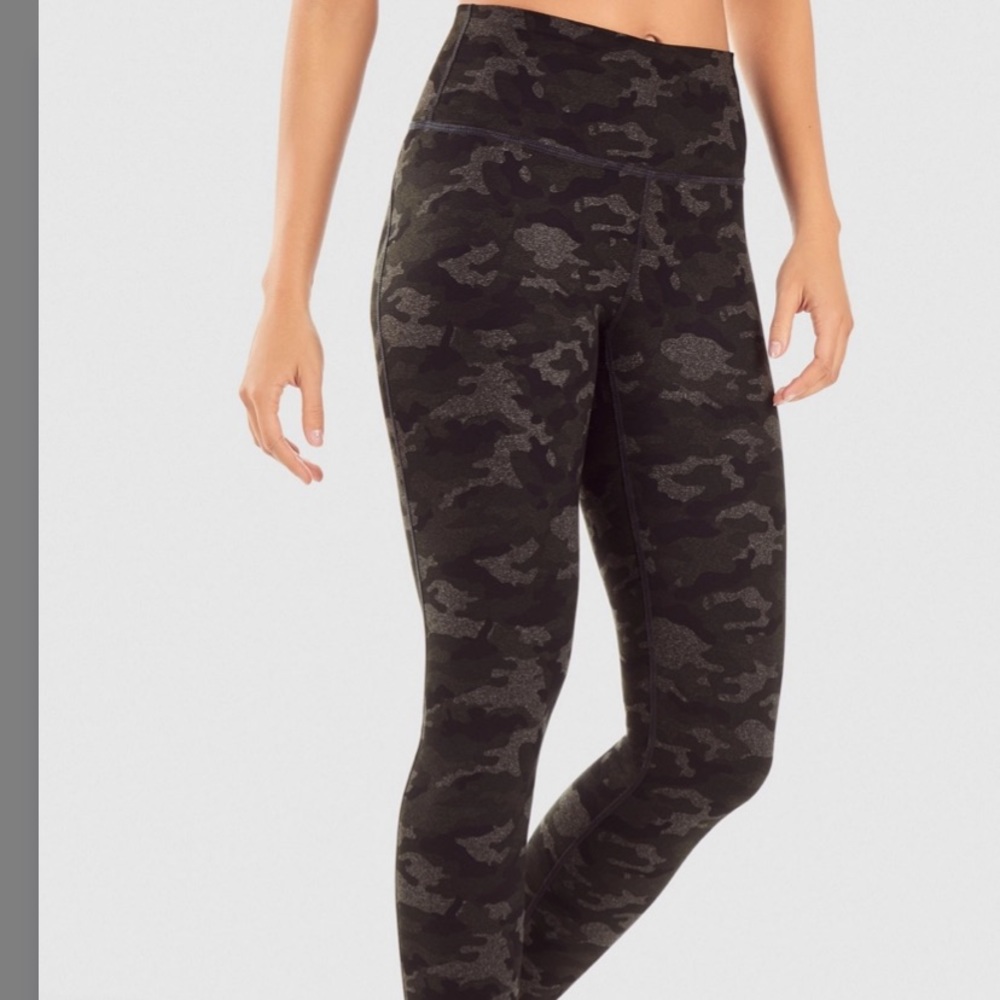 🛑sale🛑 2 for 15.... Fabletics 7/8 powerhold camo